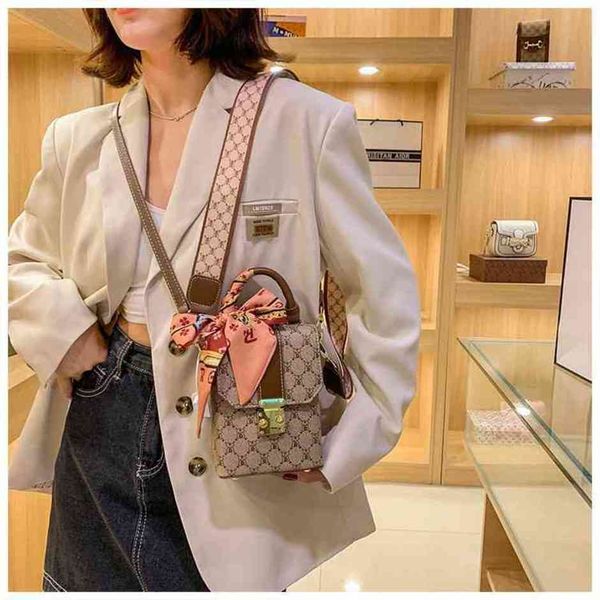 84% off shop factory bag women's summer new fashion lovely scarf mobile phone fresh and sweet foreign style bag
84% off shop factory bag women's summer new fashion lovely scarf mobile phone fresh and sweet foreign style bag