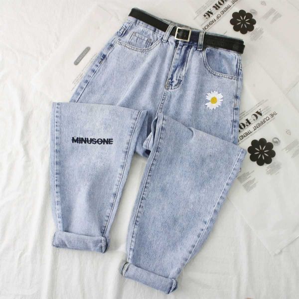 daisy embroidery denim jean women high waist jeans plus size denim harem trousers mujer vintage casual jeans straight women pant 210616, Blue
daisy embroidery denim jean women high waist jeans plus size denim harem trousers mujer vintage casual jeans straight women pant 210616, Blue