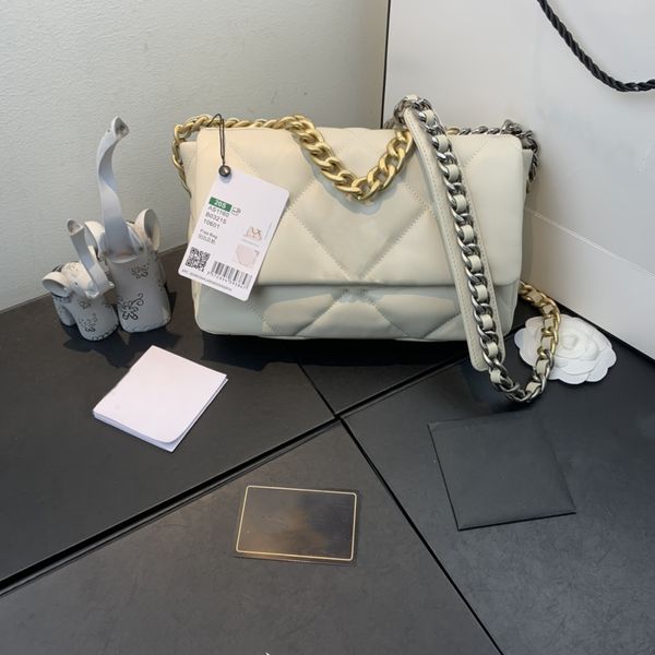 2021 classic women's handbag leather flip shoulder little girl bag leather bag gold chain fashion shoulder bags
2021 classic women's handbag leather flip shoulder little girl bag leather bag gold chain fashion shoulder bags