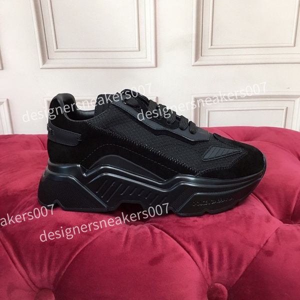 2022 paris 17fw triple s designer shoes boots mens women clear sole athletic black white retro trainers fashion platform sneakers 35-45
2022 paris 17fw triple s designer shoes boots mens women clear sole athletic black white retro trainers fashion platform sneakers 35-45