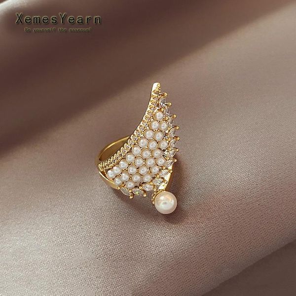 cluster rings 2021 luxury pearl zircon wing shape gold open for woman is an unusual accessory korean fashion jewelry party girls, Golden;silver
cluster rings 2021 luxury pearl zircon wing shape gold open for woman is an unusual accessory korean fashion jewelry party girls, Golden;silver
