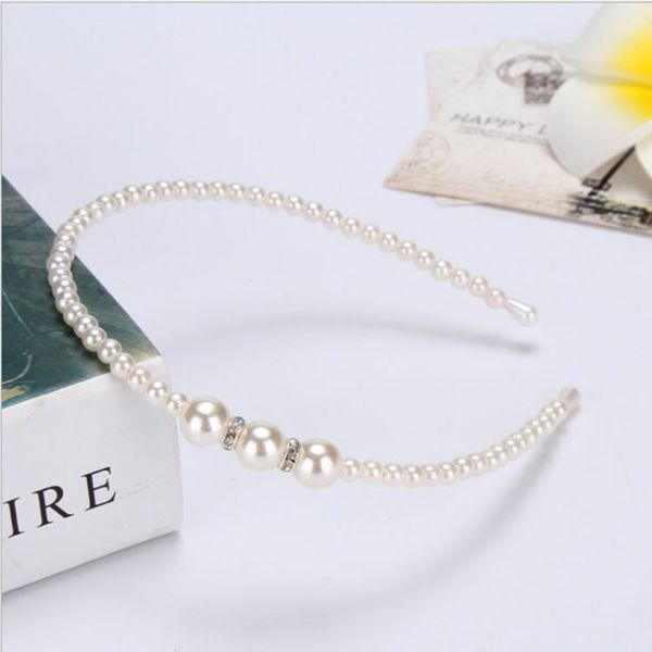 hairpin princess pearl hairband fashion handmade beaded temperament white children's hair accessories, Golden;silver
hairpin princess pearl hairband fashion handmade beaded temperament white children's hair accessories, Golden;silver