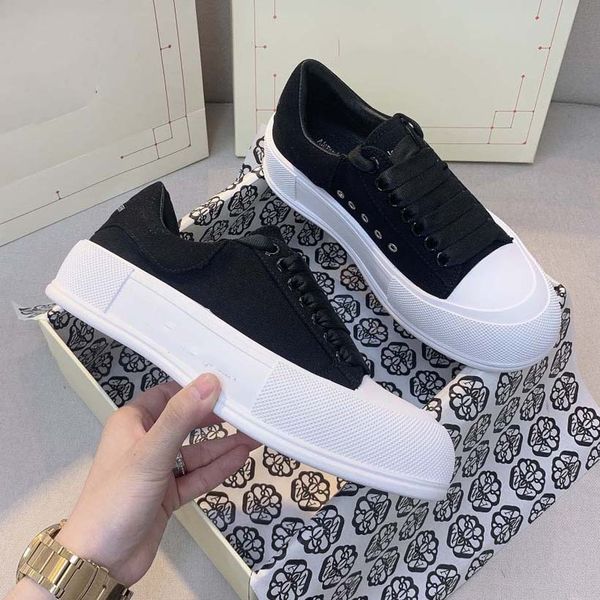 women designer shoes sneakers shoe brands loafers lace up deck canvas sneaker thick broad rubber sole red black with box
women designer shoes sneakers shoe brands loafers lace up deck canvas sneaker thick broad rubber sole red black with box