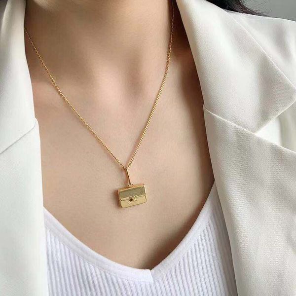 70% off luxury jewelry fashion personality bag pendant necklace women's simple ins plated 18k pendant neck, Silver
70% off luxury jewelry fashion personality bag pendant necklace women's simple ins plated 18k pendant neck, Silver