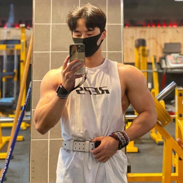 tank men muscle training fitness bodybuilding workout quick dry sleeveless shirt male loose summer casual singlet, White;black
tank men muscle training fitness bodybuilding workout quick dry sleeveless shirt male loose summer casual singlet, White;black