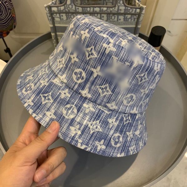 2021 men designer bucket hat letter printed womens designers sun hats outdoor for traveling luxury sunhat, Blue;gray
2021 men designer bucket hat letter printed womens designers sun hats outdoor for traveling luxury sunhat, Blue;gray