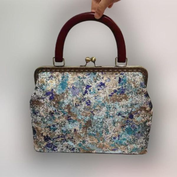 evening bags 2021 wood hand bag women's handbags vintage lock shell women shoulder crossbody with 120cm chain
evening bags 2021 wood hand bag women's handbags vintage lock shell women shoulder crossbody with 120cm chain