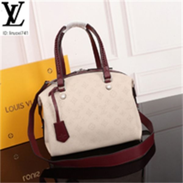 brand designer luxury fgoi m54672 white pierced flower woven handbag women handbags iconic bags handles shoulder bags totes cross body b
brand designer luxury fgoi m54672 white pierced flower woven handbag women handbags iconic bags handles shoulder bags totes cross body b