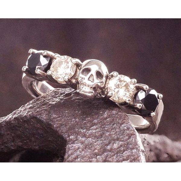 cluster rings fashion punk style men zinc alloy skull jewelry classic vintage gothic women zircon ring for male party gift, Golden;silver
cluster rings fashion punk style men zinc alloy skull jewelry classic vintage gothic women zircon ring for male party gift, Golden;silver