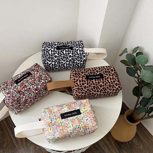 cosmetic bags & cases 1 pc fashion women's leopard bag zipper travel makeup storage wash organizer with wrist band case clutch
cosmetic bags & cases 1 pc fashion women's leopard bag zipper travel makeup storage wash organizer with wrist band case clutch