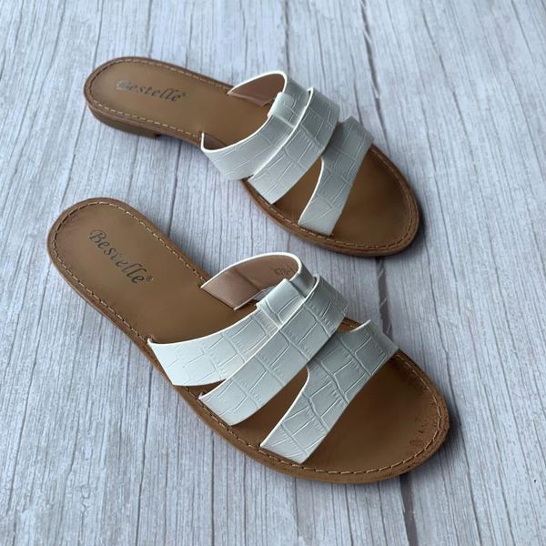 slippers 2021 woman summer slides outside wear fashion flat soft bottom gladiator female shoes women pu leather footwear, Black
slippers 2021 woman summer slides outside wear fashion flat soft bottom gladiator female shoes women pu leather footwear, Black