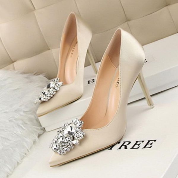 dress shoes 2021 spring autumn women pumps elegant rhinestone silk satin high heels thin pointed single shoes., Black
dress shoes 2021 spring autumn women pumps elegant rhinestone silk satin high heels thin pointed single shoes., Black