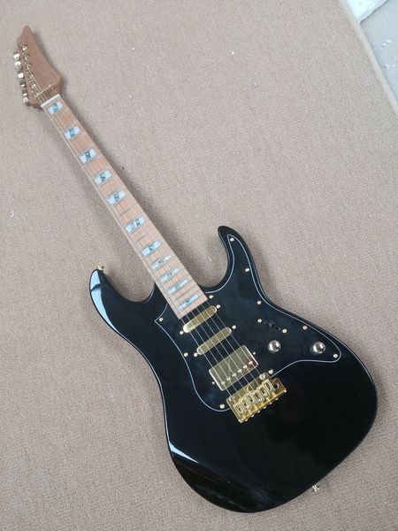 custom classic electric guitar, black body, mahogany head, baked maple fingerboard, gold pickup
custom classic electric guitar, black body, mahogany head, baked maple fingerboard, gold pickup