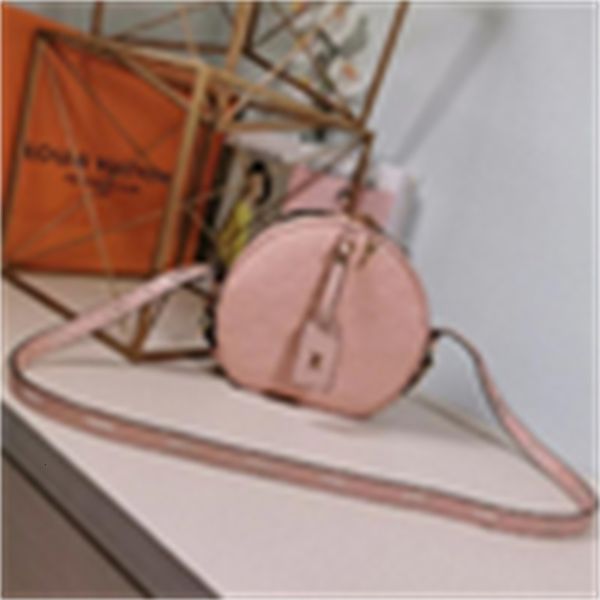 luxury m53999 embossed round bag handbags iconic handles shoulder bags totes cross body bag clutches evening designer
luxury m53999 embossed round bag handbags iconic handles shoulder bags totes cross body bag clutches evening designer