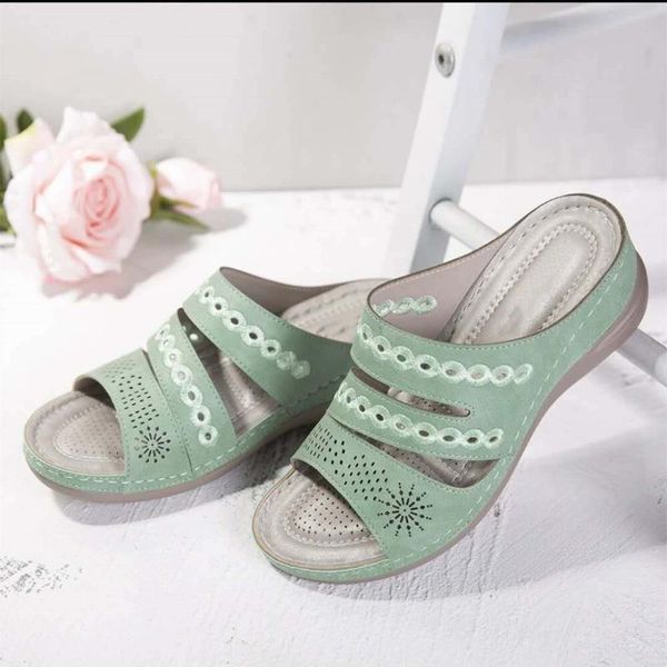 plus size 42/43 wedges cork slippers women sandalias flip flops breathable summer shoes woman cut out embroider flower slides, Black
plus size 42/43 wedges cork slippers women sandalias flip flops breathable summer shoes woman cut out embroider flower slides, Black