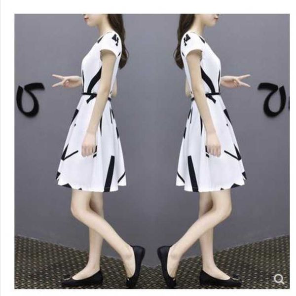 chiffon drs women's summer 2021 temperament show thin fashion medium and long print fairy skirt children, Black;gray
chiffon drs women's summer 2021 temperament show thin fashion medium and long print fairy skirt children, Black;gray