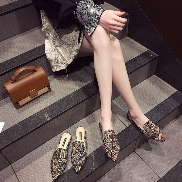 sandals summer 2021 fashion korean version of rhinestone rivets baotou half slippers pointed flat mueller shoes women., Black
sandals summer 2021 fashion korean version of rhinestone rivets baotou half slippers pointed flat mueller shoes women., Black