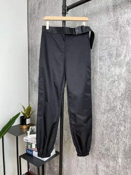 casual pants p's 2021 autumn triangular standard jinchen same loose and thin regenerated nylon belt leisure work clothes trousers women, Black;white
casual pants p's 2021 autumn triangular standard jinchen same loose and thin regenerated nylon belt leisure work clothes trousers women, Black;white