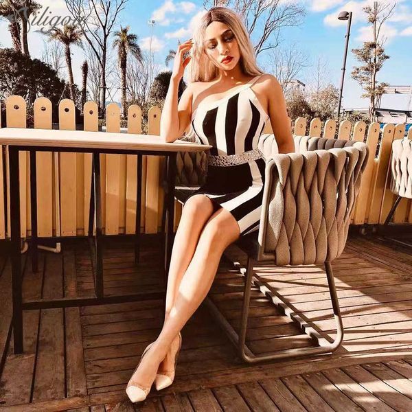 summer fashion elegant bead design sleeveless one shoulder celebrity party club mini bandage dress vestidos 210527, Black;gray
summer fashion elegant bead design sleeveless one shoulder celebrity party club mini bandage dress vestidos 210527, Black;gray