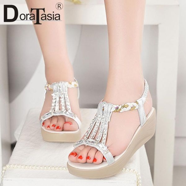 retro female summer sandals 2021 handmade women open toe rhinestone back strap wedges platform shoes woman, Black
retro female summer sandals 2021 handmade women open toe rhinestone back strap wedges platform shoes woman, Black