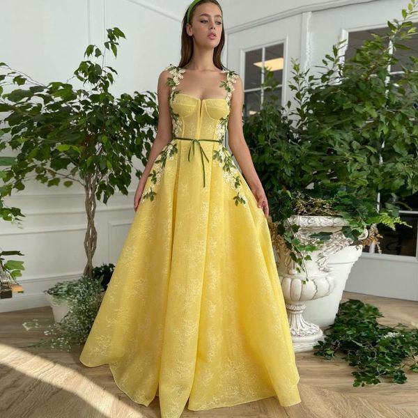 party dresses yellow pretty elegant prom spaghetti strap appliques lace long a-line women homecoming night gowns custom made, White;black
party dresses yellow pretty elegant prom spaghetti strap appliques lace long a-line women homecoming night gowns custom made, White;black