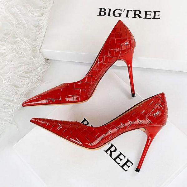 dress shoes high heels women patent leather pointed toe pumps weave slip on sandals big size slides fashion zapatos de mujer, Black
dress shoes high heels women patent leather pointed toe pumps weave slip on sandals big size slides fashion zapatos de mujer, Black