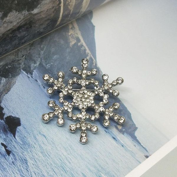 pins, brooches luxury creative classic brooch fashion geometric snowflake for women wedding party banquet temperament jewelry gift, Gray
pins, brooches luxury creative classic brooch fashion geometric snowflake for women wedding party banquet temperament jewelry gift, Gray