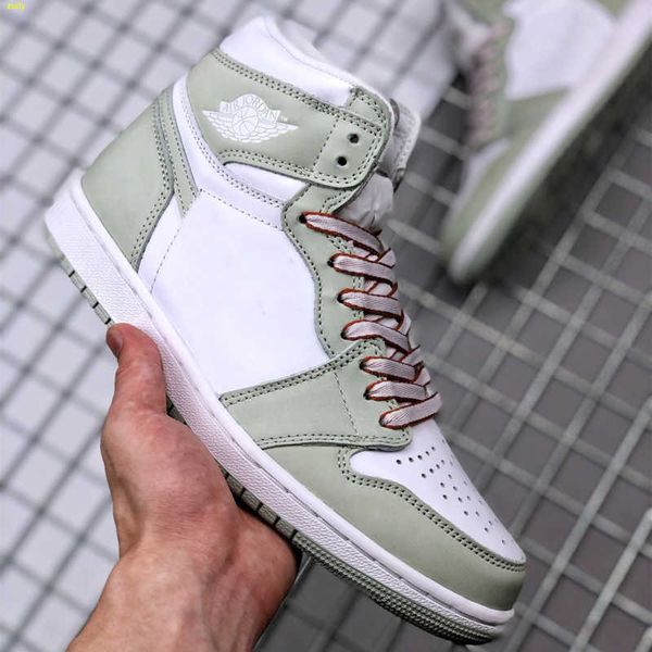 2021 1 1s high og seafoam running shoes men women white green orange sea foam retro sport sneakers size 36-45 cd0461
2021 1 1s high og seafoam running shoes men women white green orange sea foam retro sport sneakers size 36-45 cd0461