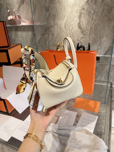 2023 new wallets quality female bag leather lindi gold buckle doctor shoulder portable lady messenger sdf 2bpi
2023 new wallets quality female bag leather lindi gold buckle doctor shoulder portable lady messenger sdf 2bpi