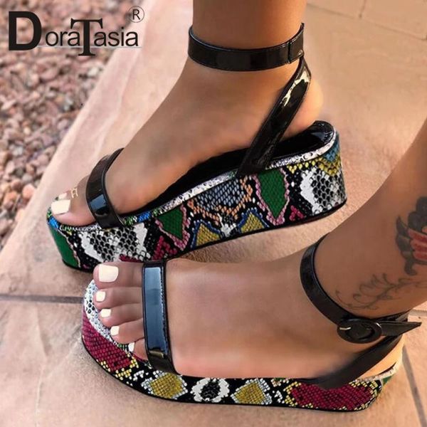 large size 34-44 ins ladies colorful gladiator sandals women 2021 wedges party summer shoes woman, Black
large size 34-44 ins ladies colorful gladiator sandals women 2021 wedges party summer shoes woman, Black