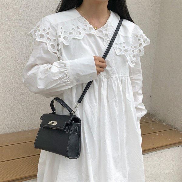 women's 2021 new spring and summer lady's korean pure one shoulder taste bag
women's 2021 new spring and summer lady's korean pure one shoulder taste bag
