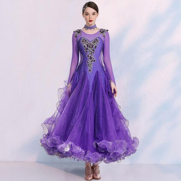 stage wear lady's ballroom competition dance dress women 2021 red waltz dancing skirt long sleeve standard dresses, Black;red
stage wear lady's ballroom competition dance dress women 2021 red waltz dancing skirt long sleeve standard dresses, Black;red