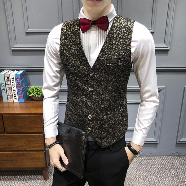 men's vests 2021 fashion vest men golden embroidery dress slim fit gilet homme night club band chorus stage waistcoat workwear weste, Black;white
men's vests 2021 fashion vest men golden embroidery dress slim fit gilet homme night club band chorus stage waistcoat workwear weste, Black;white