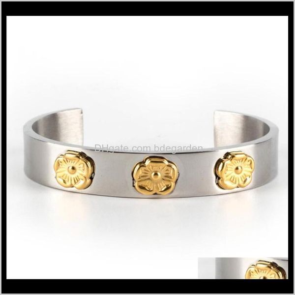 drop delivery 2021 jewelry titanium steel three gold flowers cuff bangles for couple bracelets fashion zlqfi, White
drop delivery 2021 jewelry titanium steel three gold flowers cuff bangles for couple bracelets fashion zlqfi, White