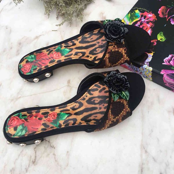 women's slippres genuine leather shoes sell luxury design size 34-42 comfortable slippers 2021 new fashion, Black
women's slippres genuine leather shoes sell luxury design size 34-42 comfortable slippers 2021 new fashion, Black