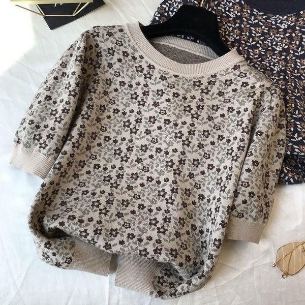 small group jacquard knitwear round neck age reducing sweater short sleeve with undercoat women's t-shirt, White
small group jacquard knitwear round neck age reducing sweater short sleeve with undercoat women's t-shirt, White