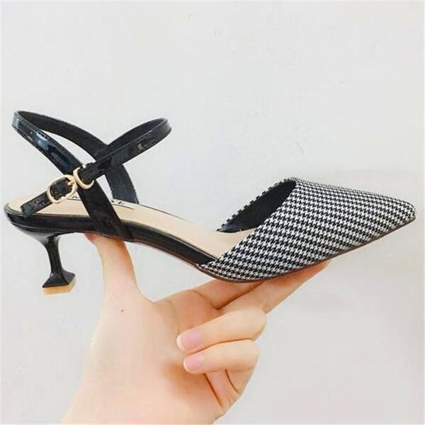 dress shoes plaid pointed stiletto women's sandals 2021 summer style with fashion front and rear belt buckle, Black
dress shoes plaid pointed stiletto women's sandals 2021 summer style with fashion front and rear belt buckle, Black
