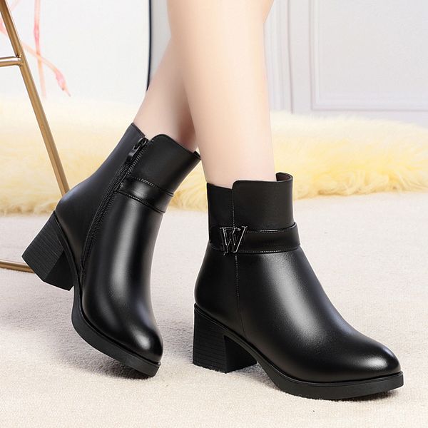 ladies martin boots rubber non-slip short boots women mother home winter warm wool ankle boots thick heel middle-aged 43, Black
ladies martin boots rubber non-slip short boots women mother home winter warm wool ankle boots thick heel middle-aged 43, Black
