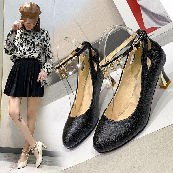 fashionable women's high-heeled shoes trend wild simple temperament metal tassels with mature and elegant dress, Black
fashionable women's high-heeled shoes trend wild simple temperament metal tassels with mature and elegant dress, Black