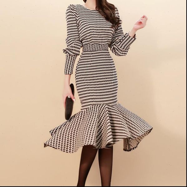 women tracksuits 2 pieces set fashion comfortable temperament vintage shirt slim casual skirt wild fresh sweet work style thick sets, Gray
women tracksuits 2 pieces set fashion comfortable temperament vintage shirt slim casual skirt wild fresh sweet work style thick sets, Gray