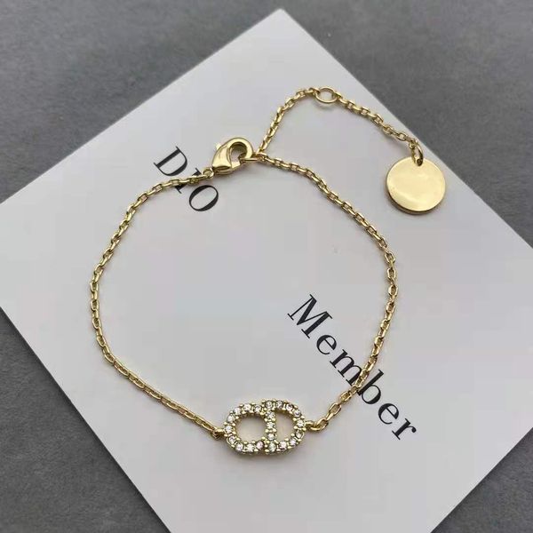 cd letter bracelet advanced brass vacuum plating 18k temperament, Golden;silver
cd letter bracelet advanced brass vacuum plating 18k temperament, Golden;silver