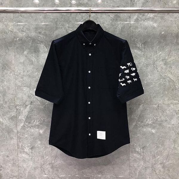 men's casual shirts 2021 fashion brand men short half sleeve shirt turn down collar oxford puppy embroidery clothing, White;black
men's casual shirts 2021 fashion brand men short half sleeve shirt turn down collar oxford puppy embroidery clothing, White;black