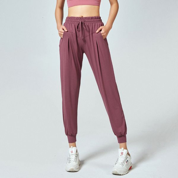 luxury women's tracksuits yoga cloth 2021 sport's loose and breathable leisure fast dry running fitns pants nude yoga pants, Gray
luxury women's tracksuits yoga cloth 2021 sport's loose and breathable leisure fast dry running fitns pants nude yoga pants, Gray