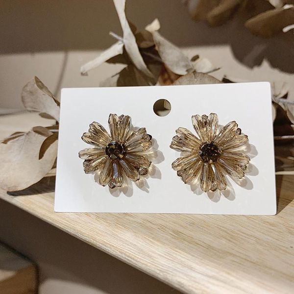 shiny hyperbole style joker women earrings 2021 contracted korean elegant crystal flowers stud, Golden;silver
shiny hyperbole style joker women earrings 2021 contracted korean elegant crystal flowers stud, Golden;silver
