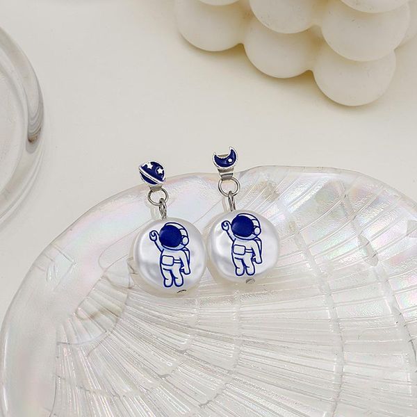 stud cartoon acrylic moon planet astronaut pendant earrings simple trend fashion personality women's jewelry party accessories gift, Golden;silver
stud cartoon acrylic moon planet astronaut pendant earrings simple trend fashion personality women's jewelry party accessories gift, Golden;silver