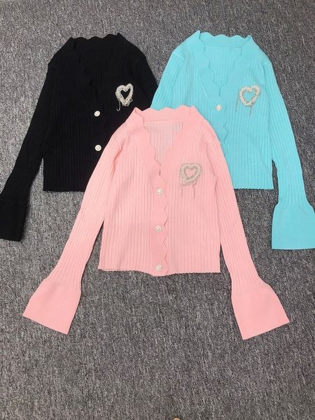 sweater knit 2021 autumn and winter women's wear v-neck trumpet sleeve love badge beading slim fit ted cardigan thick style, White;black
sweater knit 2021 autumn and winter women's wear v-neck trumpet sleeve love badge beading slim fit ted cardigan thick style, White;black