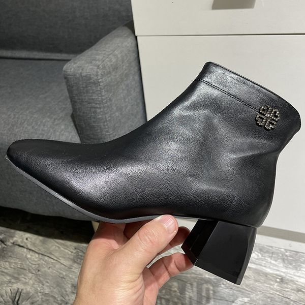 thin women's autumn and winter thick high heels soft leather short boots square head spring korean version side zipper single, Black
thin women's autumn and winter thick high heels soft leather short boots square head spring korean version side zipper single, Black