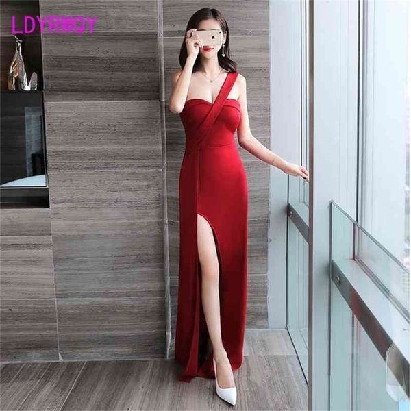 deep v tube slim one shoulder mopping long dress knee-length floor-length 210416, Black;gray
deep v tube slim one shoulder mopping long dress knee-length floor-length 210416, Black;gray