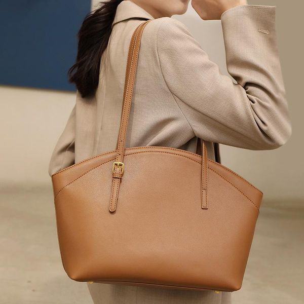 waist bags 2021 fashion bag women's summer versatile simple tote large capacity handbag leather shoulder shell
waist bags 2021 fashion bag women's summer versatile simple tote large capacity handbag leather shoulder shell