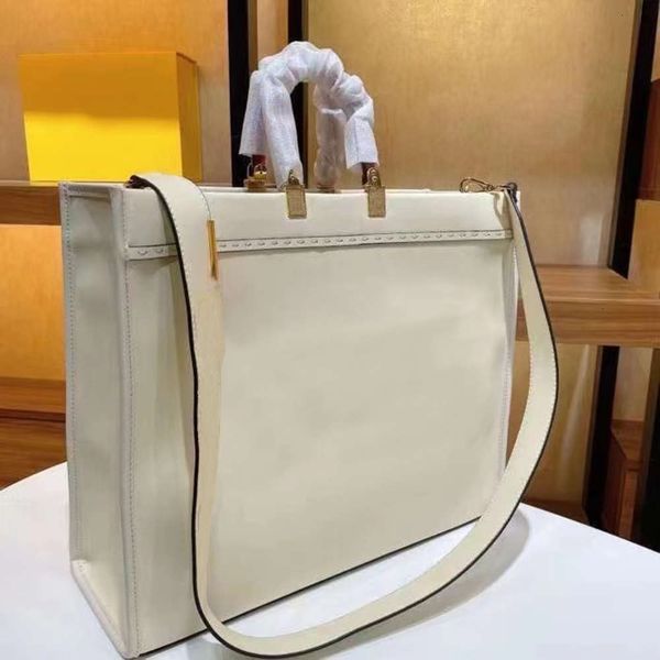 7a+ new trill web celebrity custom tote cowhide lapbags fashionable men and women with money
7a+ new trill web celebrity custom tote cowhide lapbags fashionable men and women with money